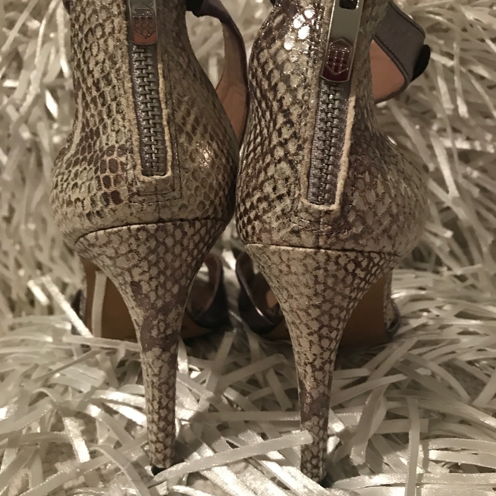 Vince Camuto Kipton stilettos silver & white - Picture 2 of 8